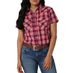 Wrangler Women's Essential Short Sleeve Plaid Snap Shirt